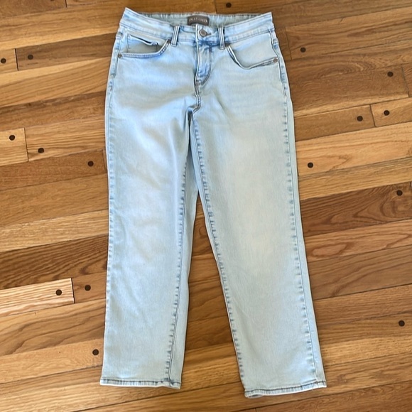 Falls Creek Light Wash Ankle Straight Leg Jeans Blue Denim Women 6 Inseam 25" - Picture 1 of 7